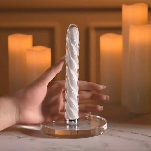 Stiklinis vibratorius In A Twist