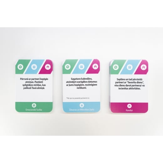 Joyful Couple Romantiskais Bingo