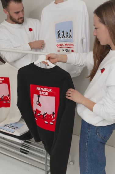 Unisex džemperis Nenustok žaisti (juodas)