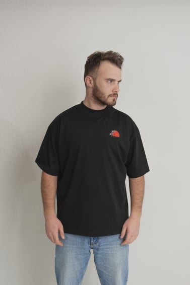 Unisex marškinėliai Malonumų mašina (juoda)