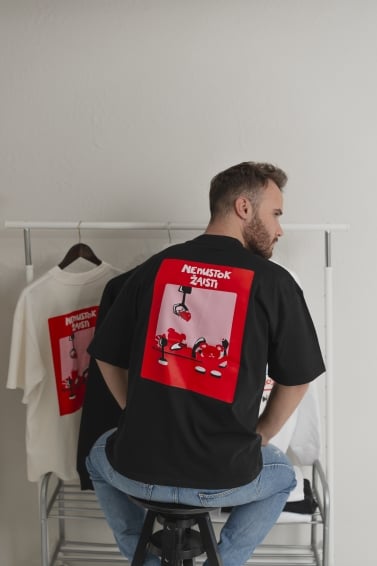 Unisex marškinėliai Nenustok žaisti (juoda)