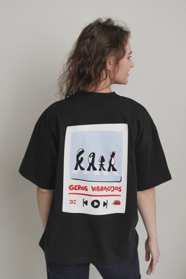 Unisex marškinėliai Geros vibracijos (juoda)