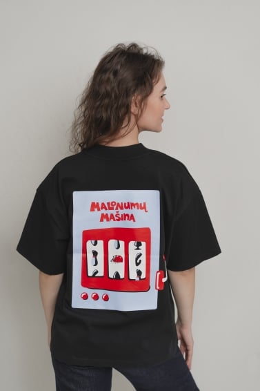 Unisex marškinėliai Malonumų mašina (juoda)